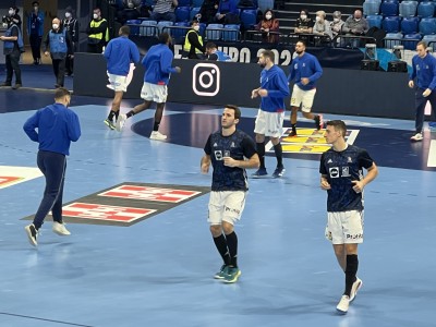 Image 12 - TOUS HAND BLEU en force en Hongrie en Janvier 2022