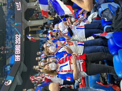 Image 13 - TOUS HAND BLEU en force en Hongrie en Janvier 2022