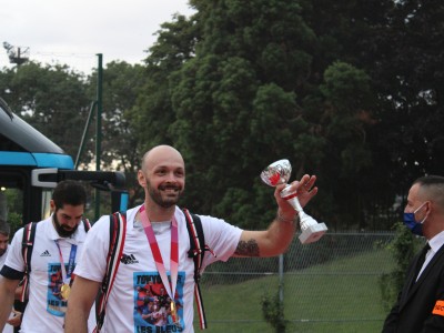 Image 24 - Retour en OR des JO pour nos EDF a la maison du Handball Aout 2021