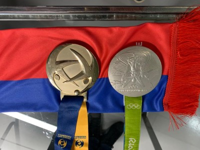 Image 5 - TOUS HAND BLEU est au MANS pour etre derriere les Bleus et une conference sur le Supporterisme