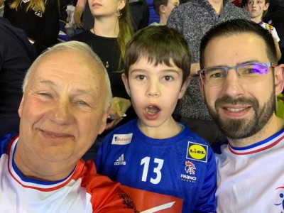 Image 0 - LES SUPPORTERS DE TOUS HAND BLEU se sont retrouves a Strasbourg pour FRANCE -SUEDE
